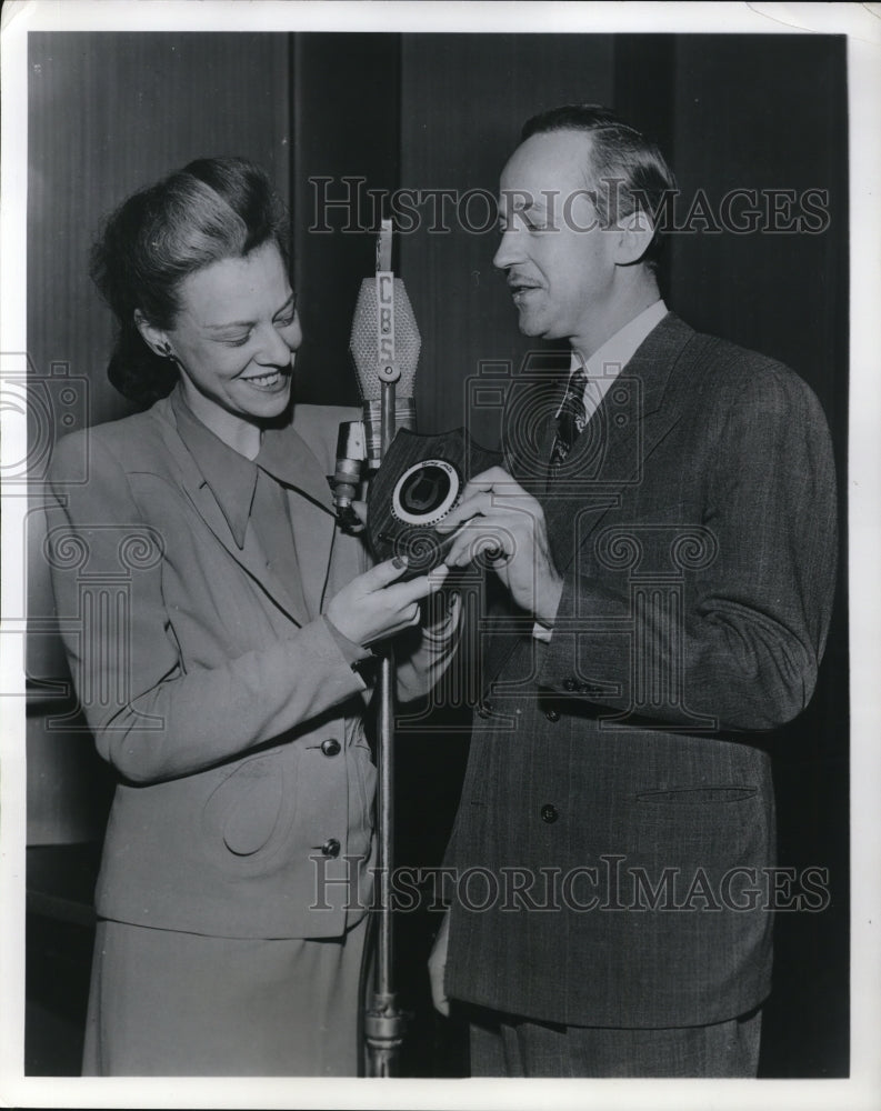 Load image into Gallery viewer, 1947 Press Photo Irene Beasley- Singer, Producer, Femcee plaque by Dwight Weist
