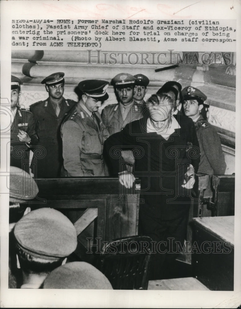 1948 Press Photo Rodolfo Graziana entering prisoners' dock for trial in Rome