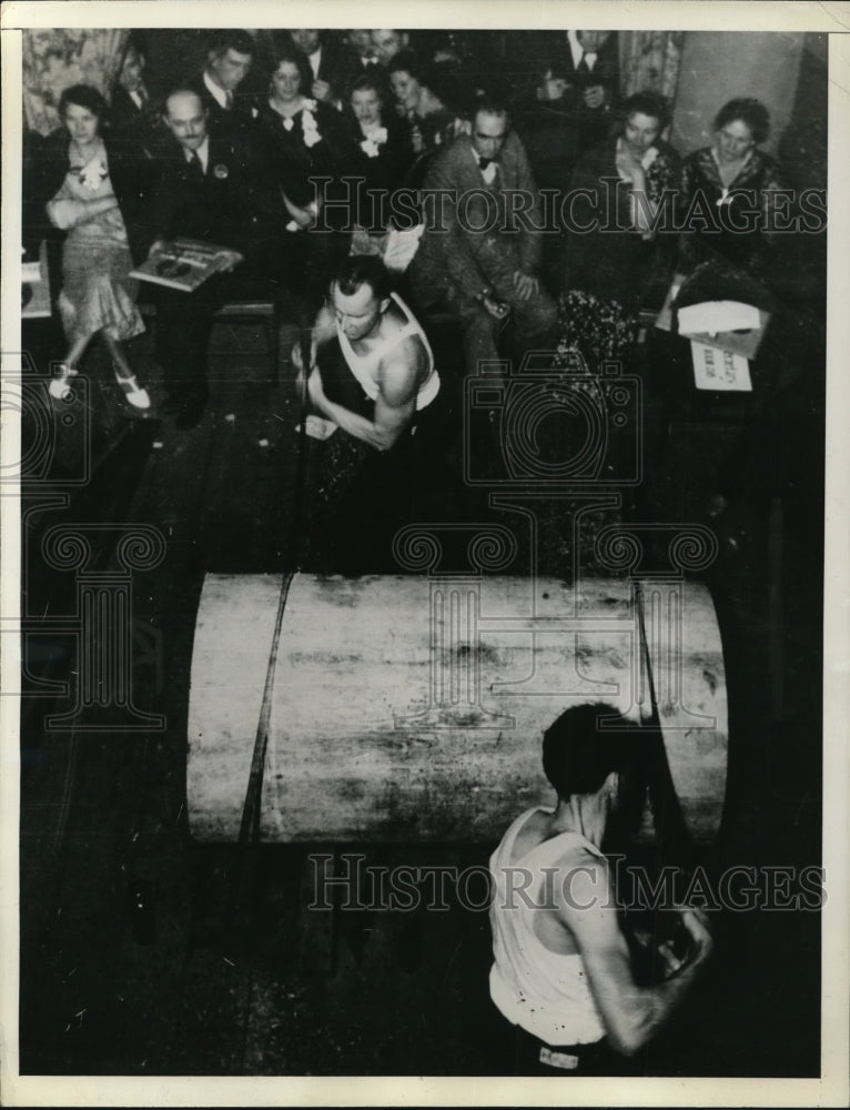 Load image into Gallery viewer, 1936 Press Photo Outstanding log buckers got together in Eureka Calif to settle
