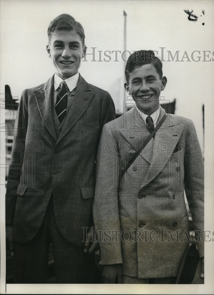 Load image into Gallery viewer, 1933 Press Photo Hamish Stewart Forbes, John Martin English Scholarship Winners
