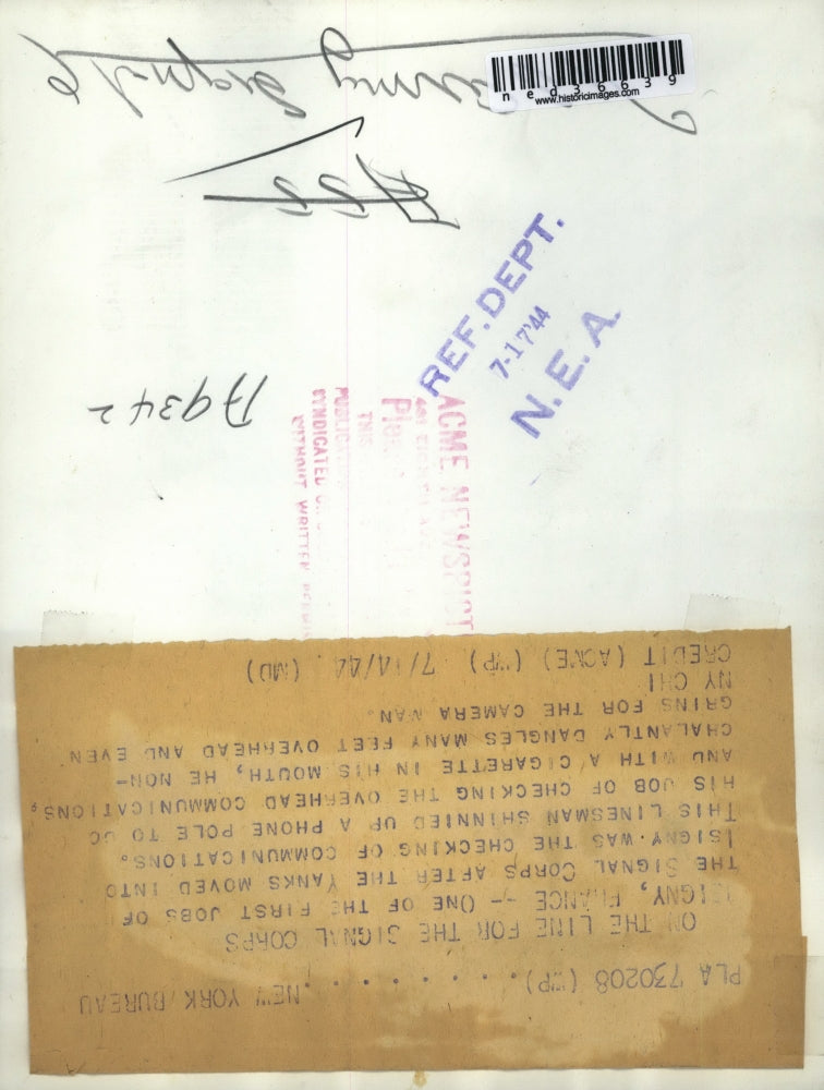 1944 Press Photo On The Line for the Signal Corps in France