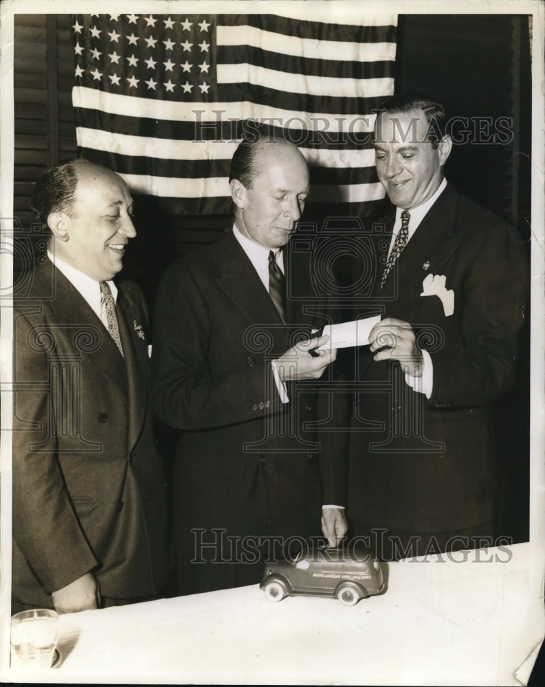 1941 Press Photo Peter Gladstone; William Buxton; Albert Green At A Fund Raiser