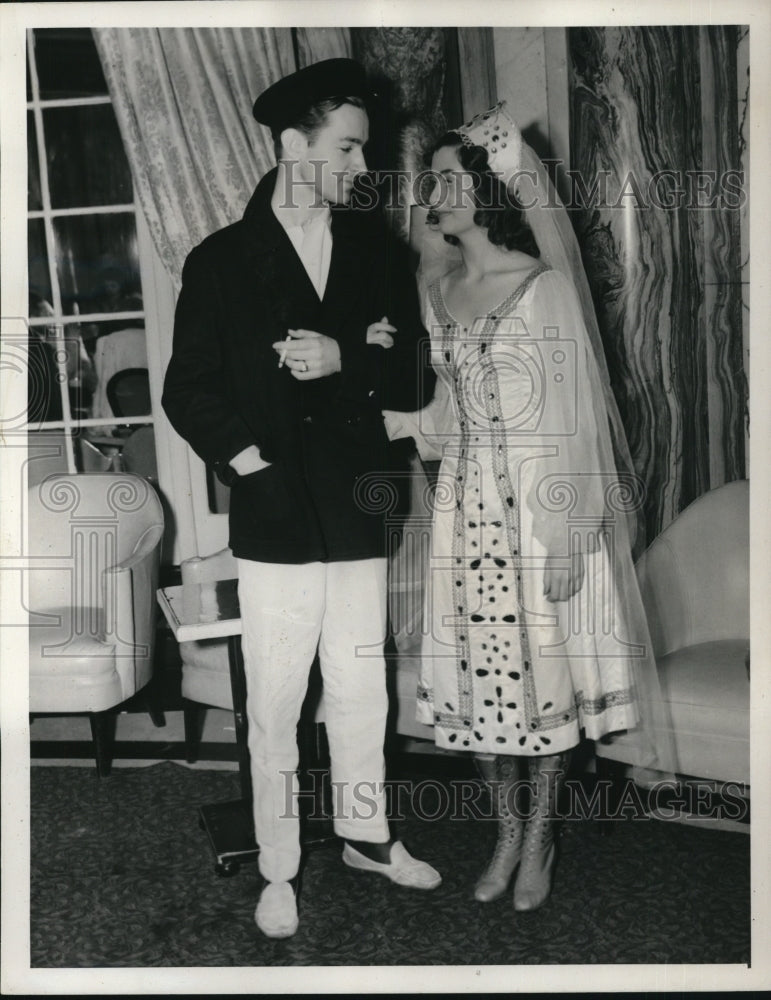 1939 Press Photo Tommy Mitchell Beachcomber Amanda Cecil Barbo In Conquest