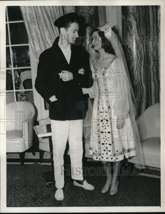 1939 Press Photo Tommy Mitchell Beachcomber Amanda Cecil Barbo In Conquest