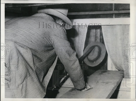 1941 Press Photo Tear Gas Serve Eviction Row