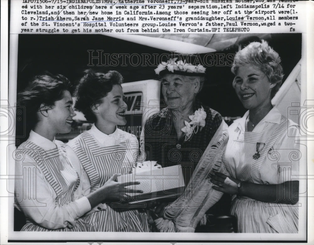 1960 Press Photo Indianapolis Katherine Veronaerr Russian Trish Ahern