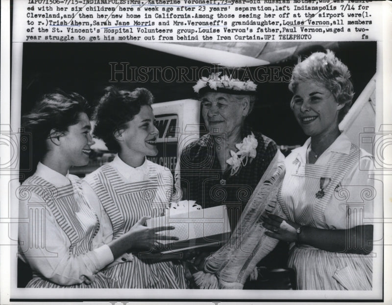 Load image into Gallery viewer, 1960 Press Photo Indianapolis Katherine Veronaerr Russian Trish Ahern
