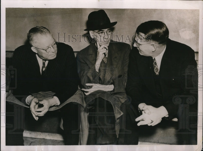 Load image into Gallery viewer, 1936 Press Photo Bruce Duncan, Hugh O'Ronrke and Ray Ferrel, deputy election
