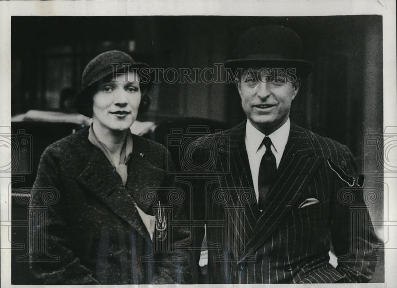 Load image into Gallery viewer, 1932 Press Photo Major Rex Benson, businessman with Mrs Leslie Foster Nast
