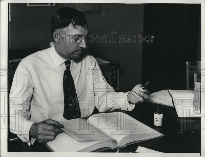 Load image into Gallery viewer, 1932 Press Photo Dr. H.F. Germann SMA Corp. perfected method of concentrating
