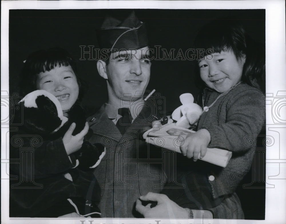 1954 Press Photo Toko Japan Sgt First Class John Sammans of the Army Honor Guard