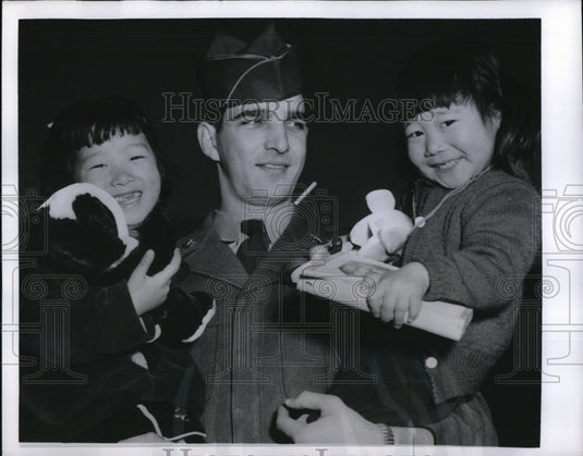 1954 Press Photo Toko Japan Sgt First Class John Sammans of the Army Honor Guard
