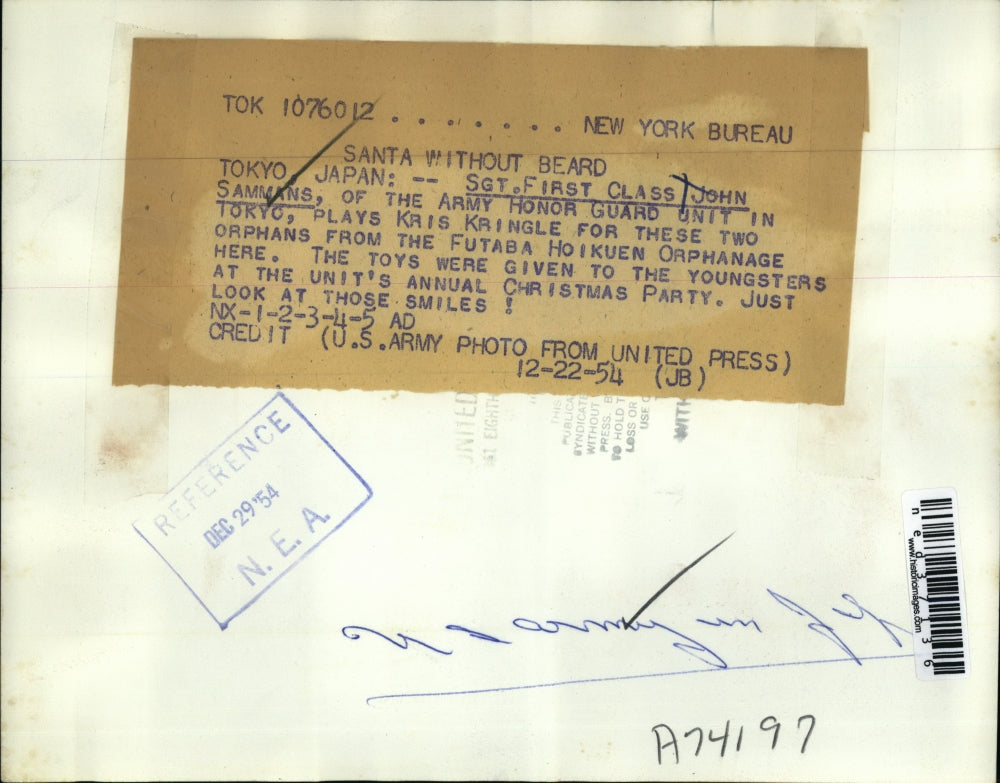 1954 Press Photo Toko Japan Sgt First Class John Sammans of the Army Honor Guard