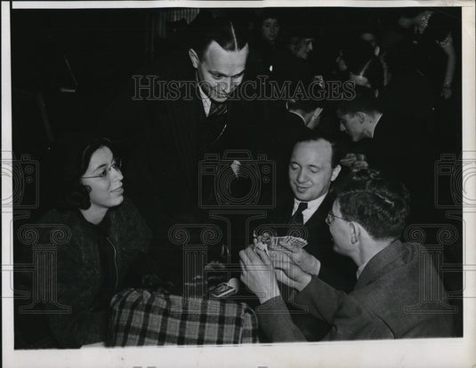 1938 Press Photo Al Sobol giving instructions