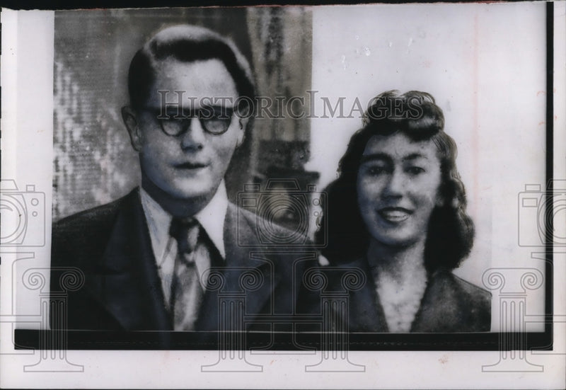 Load image into Gallery viewer, 1953 Press Photo Willie Guettling with wife
