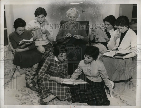 1957 Press Photo "Girls Town of Rome"