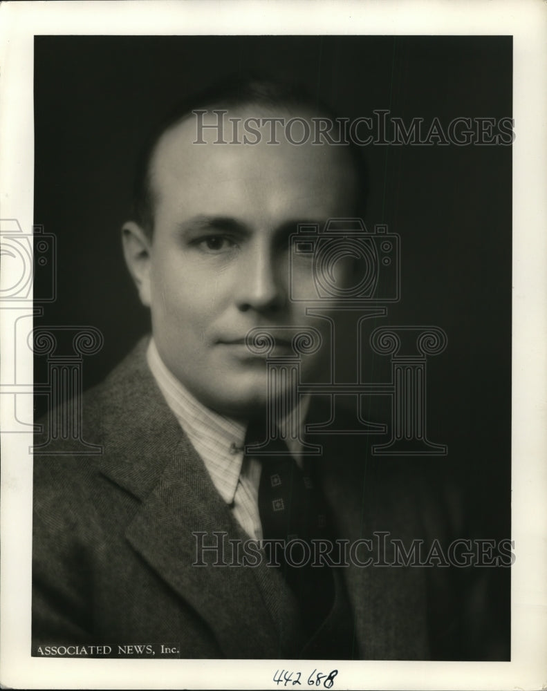 Load image into Gallery viewer, 1938 Press Photo Charles B. Harding Posing For Photograph - ned37306
