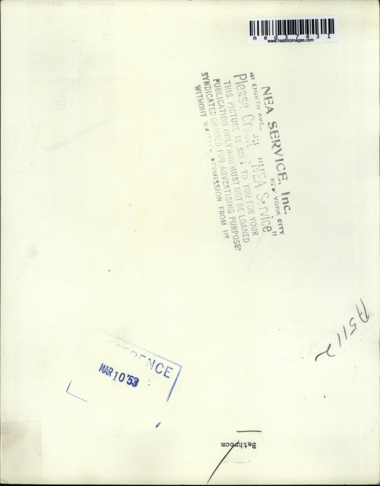 1953 Press Photo Washing Delicates in the Bathroom