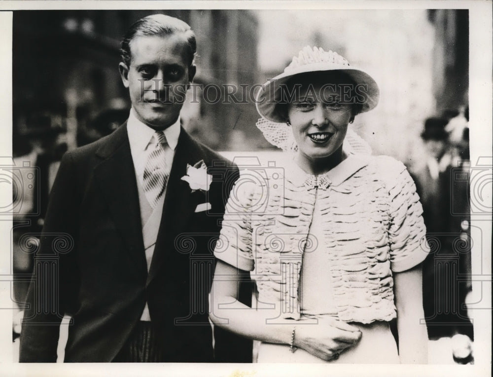 1936 Press Photo Newly wed Ear Normanton & his bride the former Mrs. Palmer.