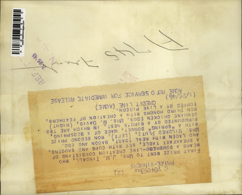 1945 Press Photo J.M. Tindall, Mrs. Mildred Plutz and Mrs. M. Davis