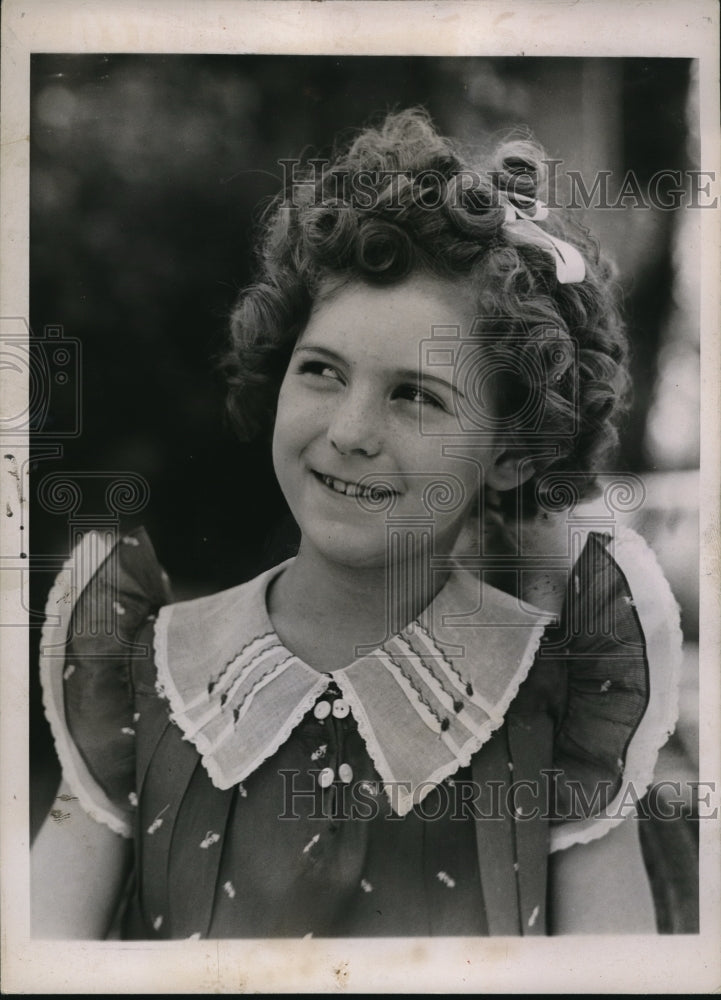1935 Press Photo Double of little Shirleyin a contest at the fox theatre
