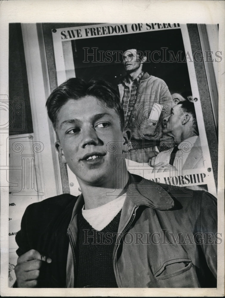 Load image into Gallery viewer, 1944 Press Photo Robert La Follette son of formerwisconsin governor Philip La Fo
