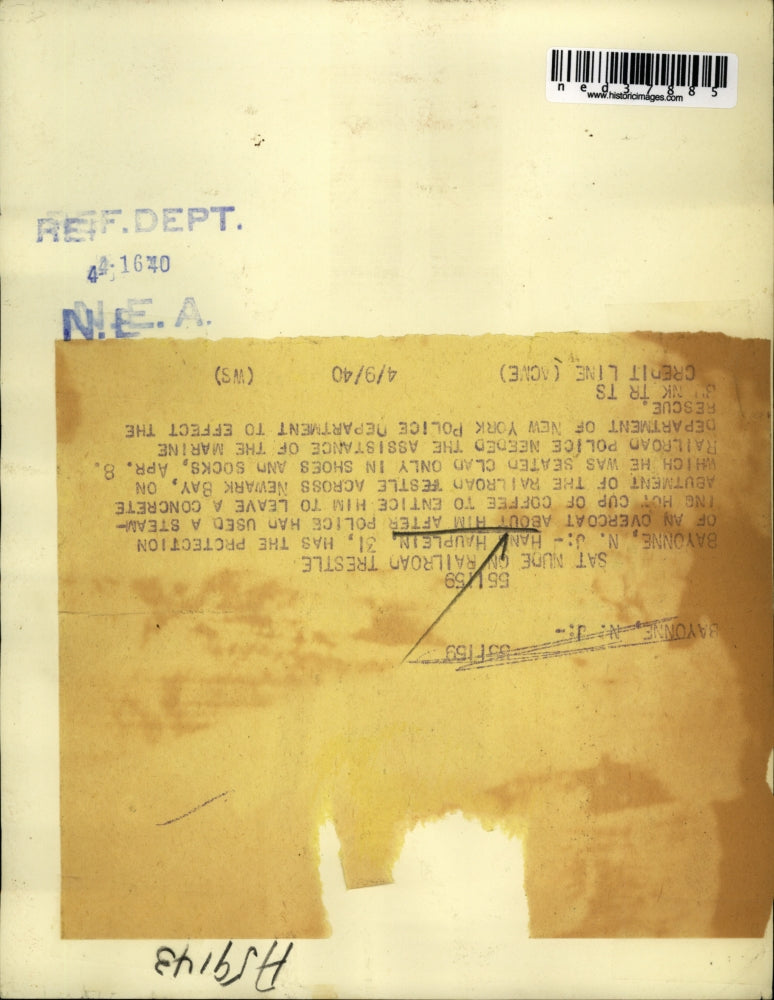 Load image into Gallery viewer, 1940 Press Photo Hans Hauplein Found Naked On Railroad Trestle By Police
