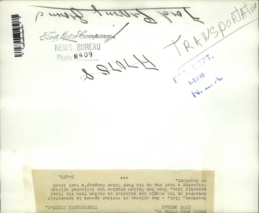 1946 Press Photo Bob Mallow studies the indicated test run of