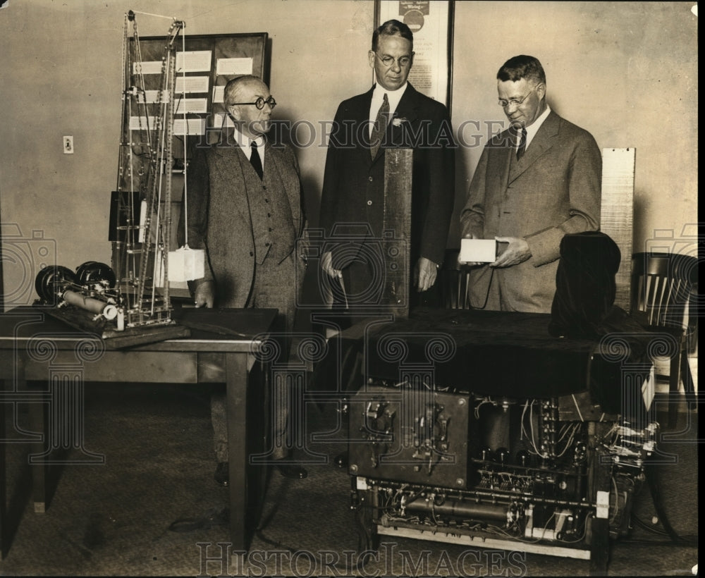 1930 Press Photo President Merrick, Mr. Robertson, and VP W.S. Rugg