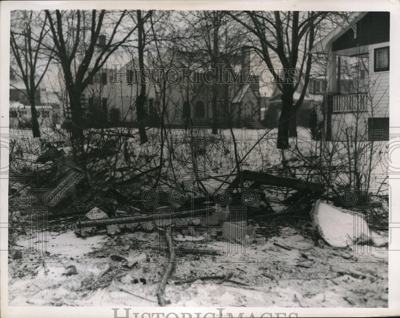 Load image into Gallery viewer, 1950 Press Photo Shanty's Tragedy after crash and burn
