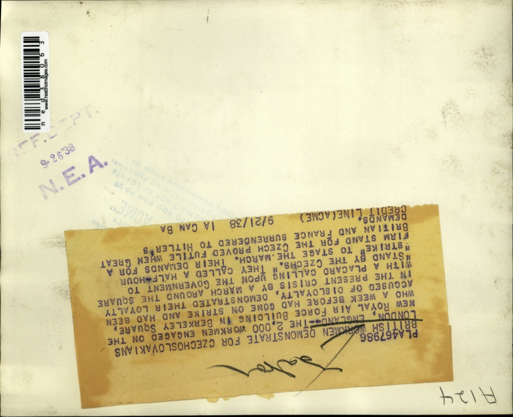 1938 Press Photo British Workmen Demonstrate For Czechoslovakians - ned38063