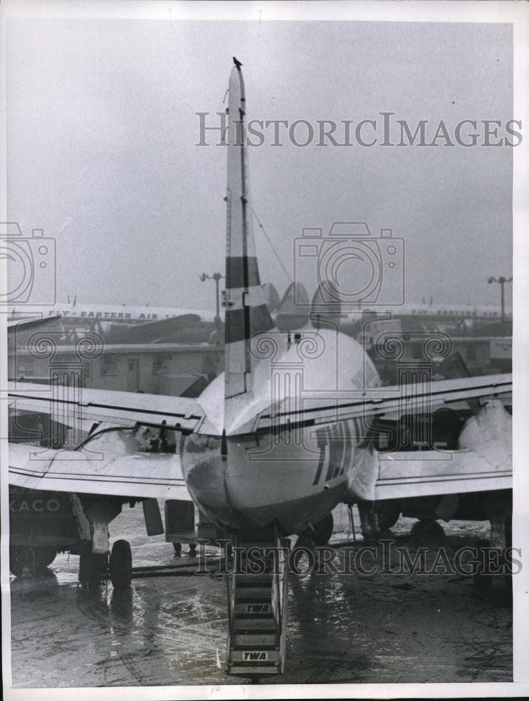 Load image into Gallery viewer, 1957 Press Photo Fog over Chicago Midway Airport
