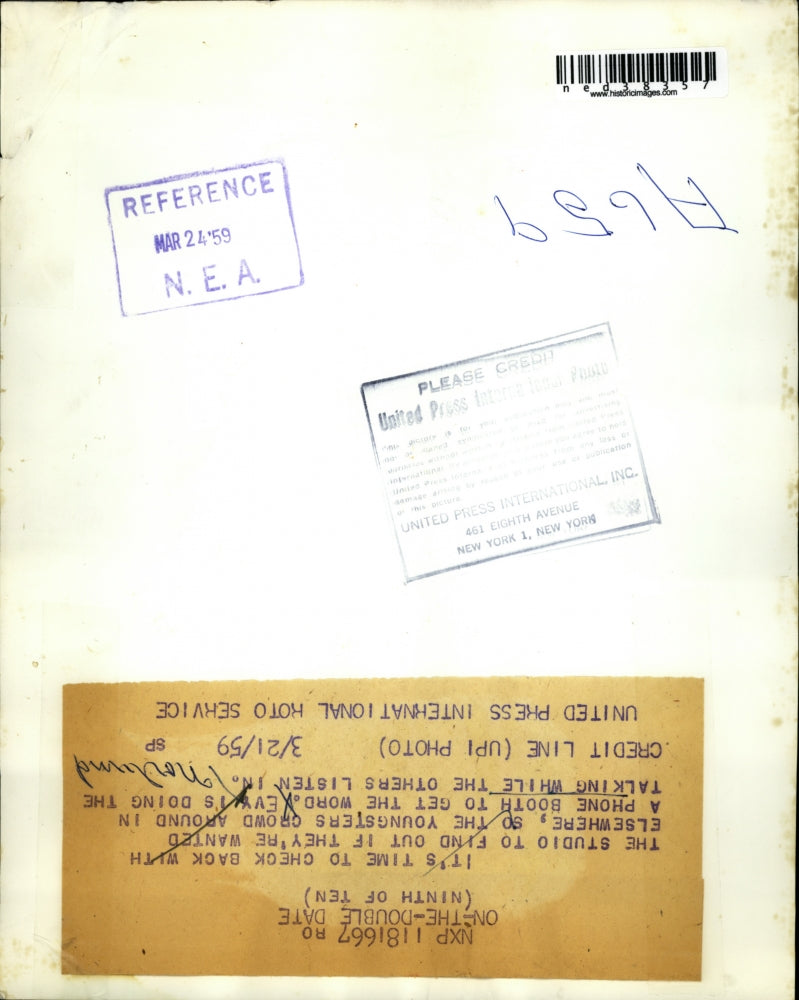 1959 Press Photo The youngsters crown around in a phone booth