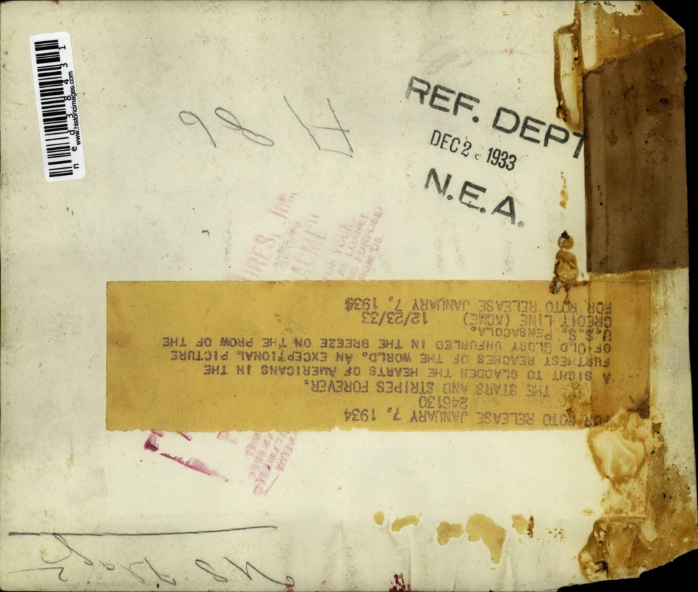 1933 Press Photo The Stars and Stripes Forever unfurling in the wind USS Pensaco