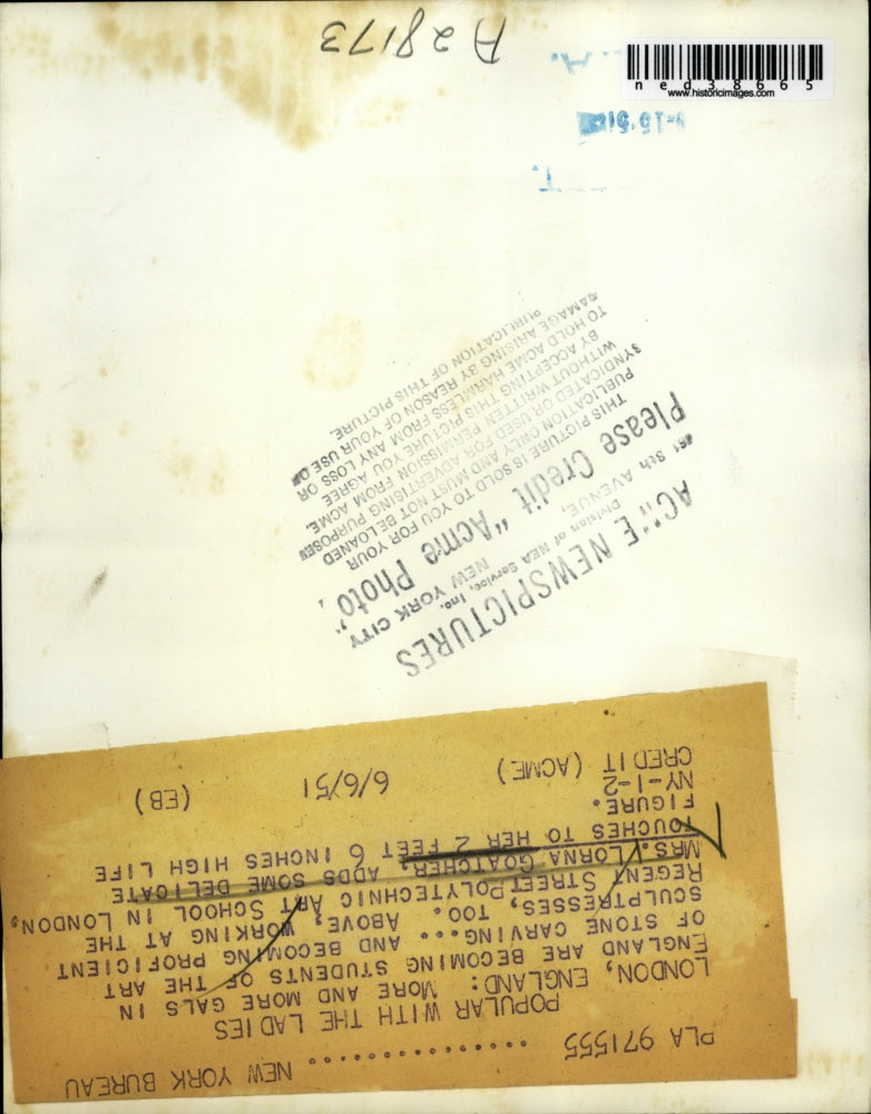 1951 Press Photo Lorna Goatcher making final touches on her stone carving.