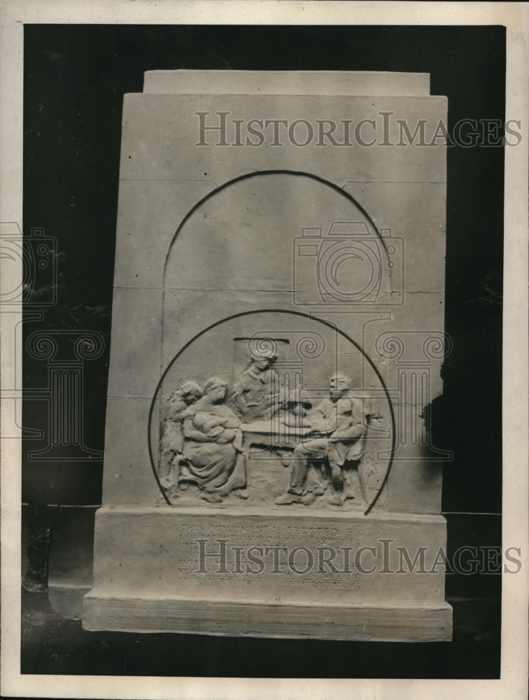 1923 Press Photo The John Mitchell Memorial Statue outside of the Courthouse