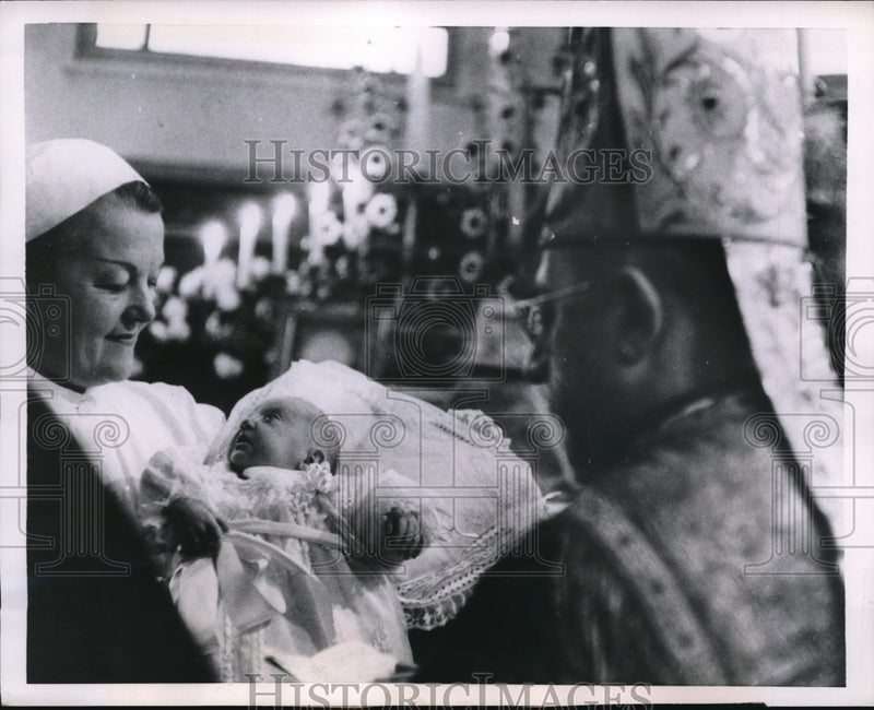 Load image into Gallery viewer, 1954 Press Photo Princess Maria Beatrix Is Christened At Boulogne
