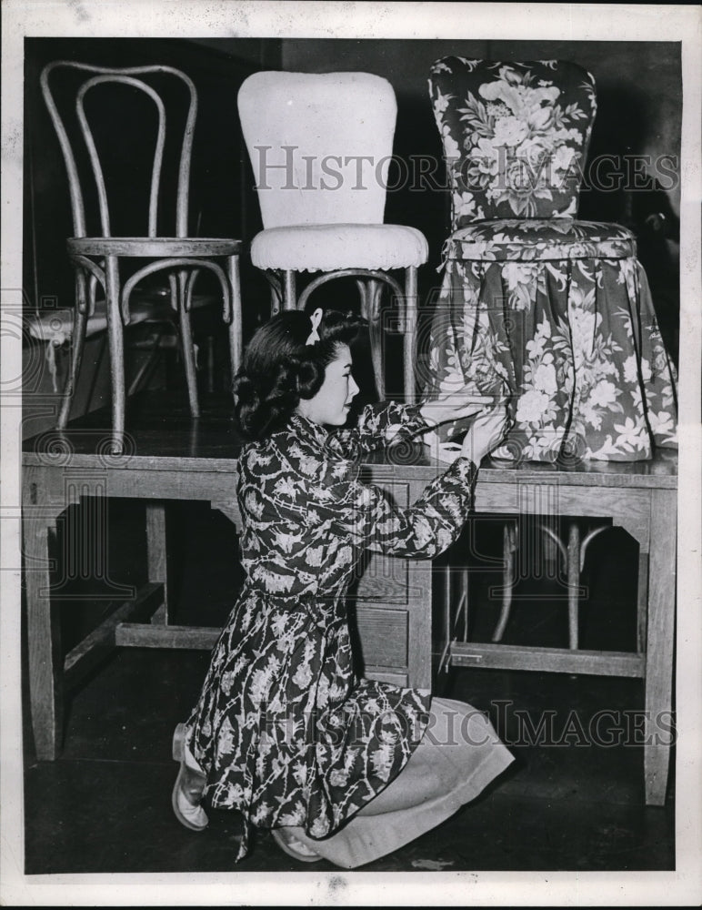 1944 Press Photo Chair Covering - ned39220