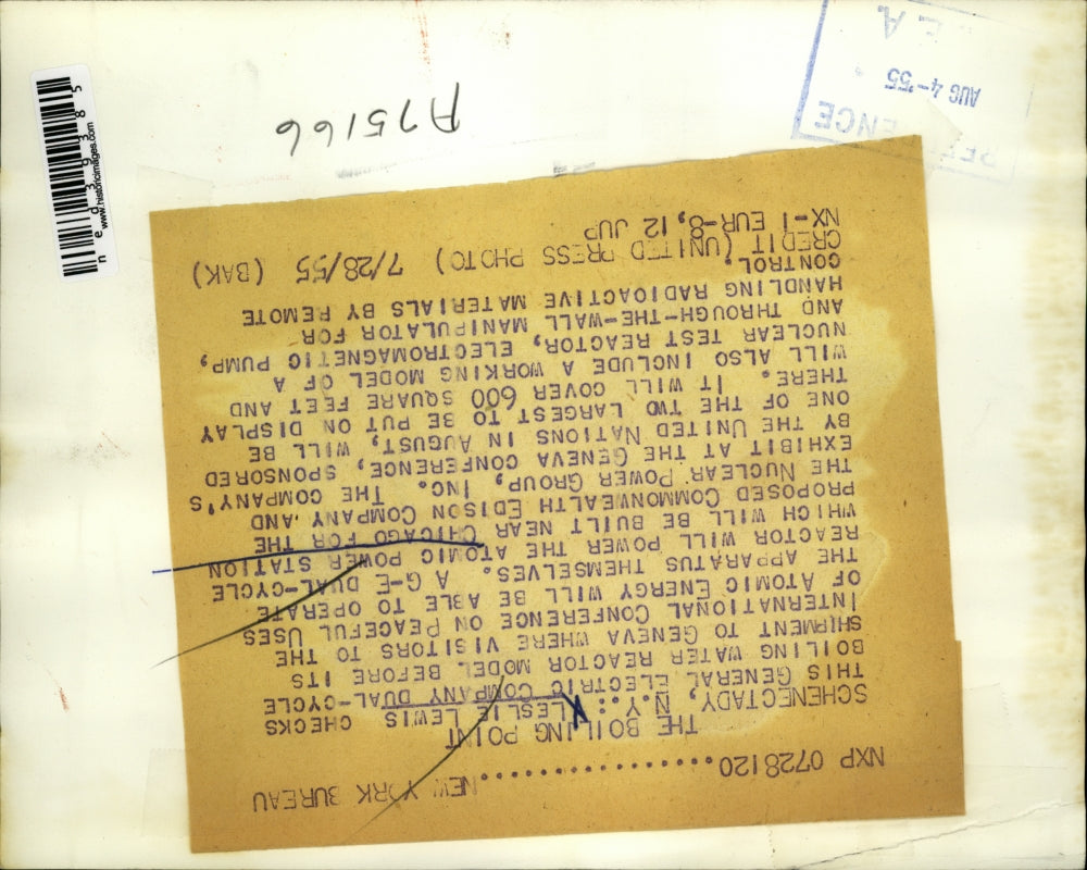 1955 Press Photo Leslie Lewis, General Electric Company