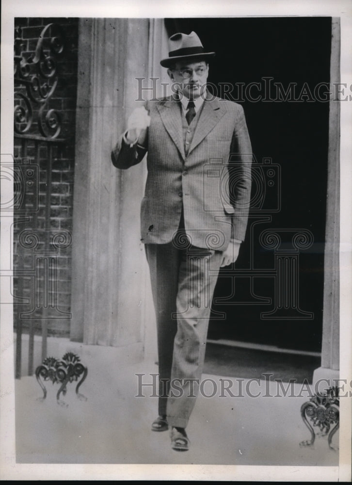Load image into Gallery viewer, 1939 Press Photo Kordt German Charge D'Affairs London After Invasion of Poland
