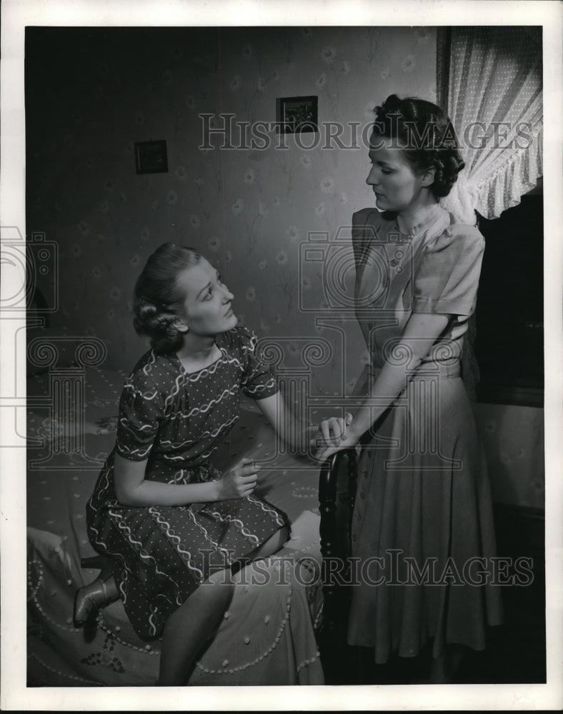1944 Press Photo War and a Woman, July 1939,