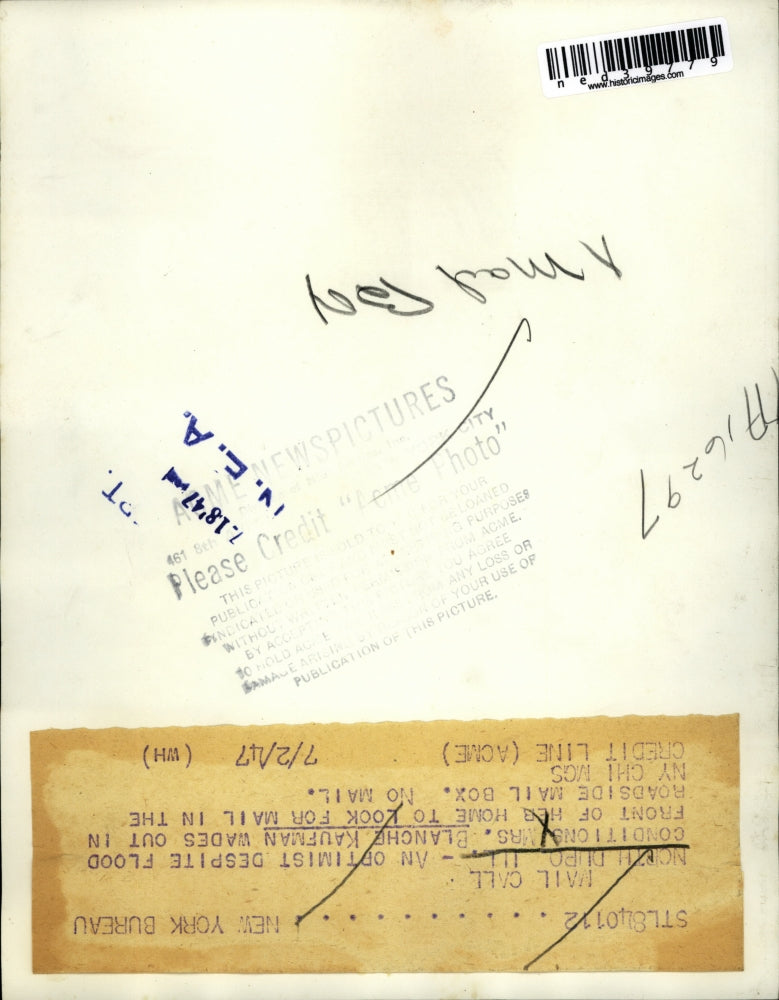 1947 Press Photo Blanche Kaufman Checks Mailbox During Flood In North Dupo