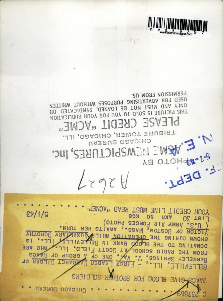 1943 Press Photo First Leader Margaret Wilder, who are donating to blood