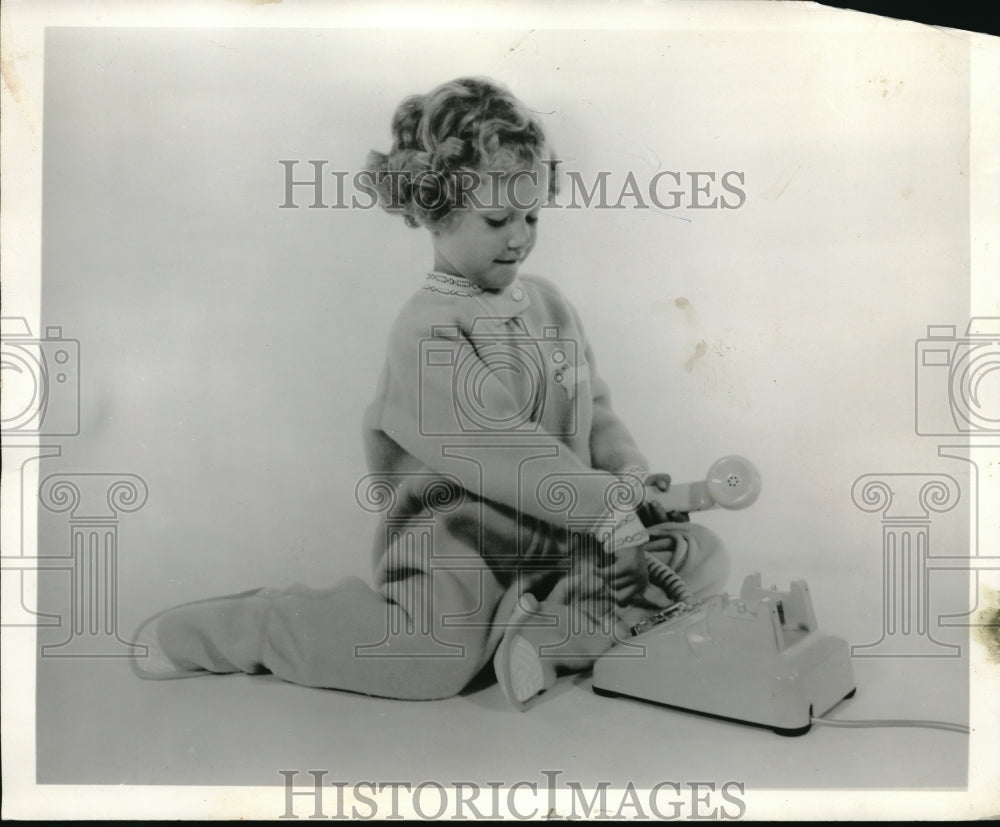 1959 Press Photo Blanket Jampers bedcothes for Children