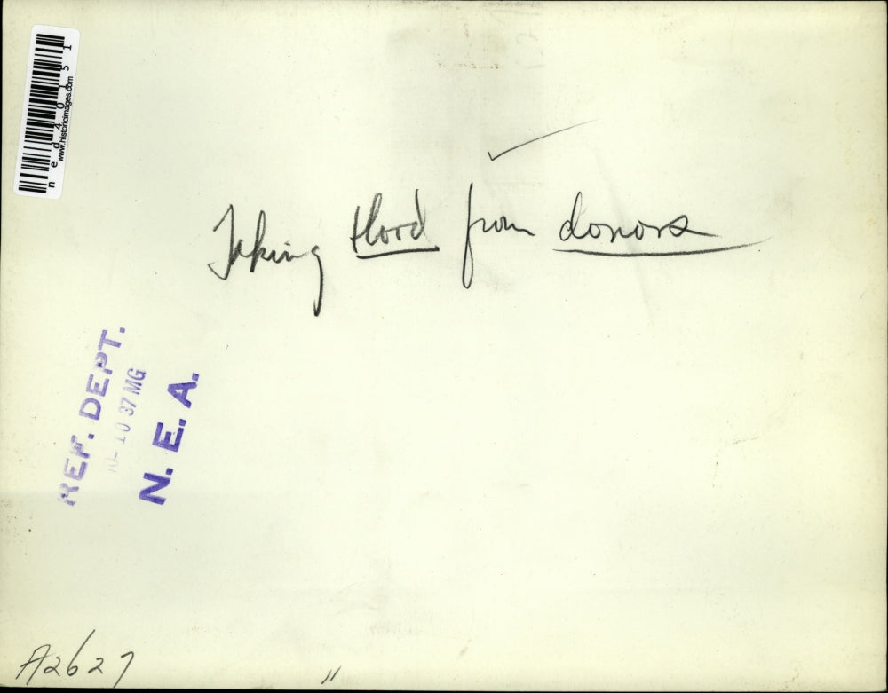 1937 Press Photo Taking Blood from donors