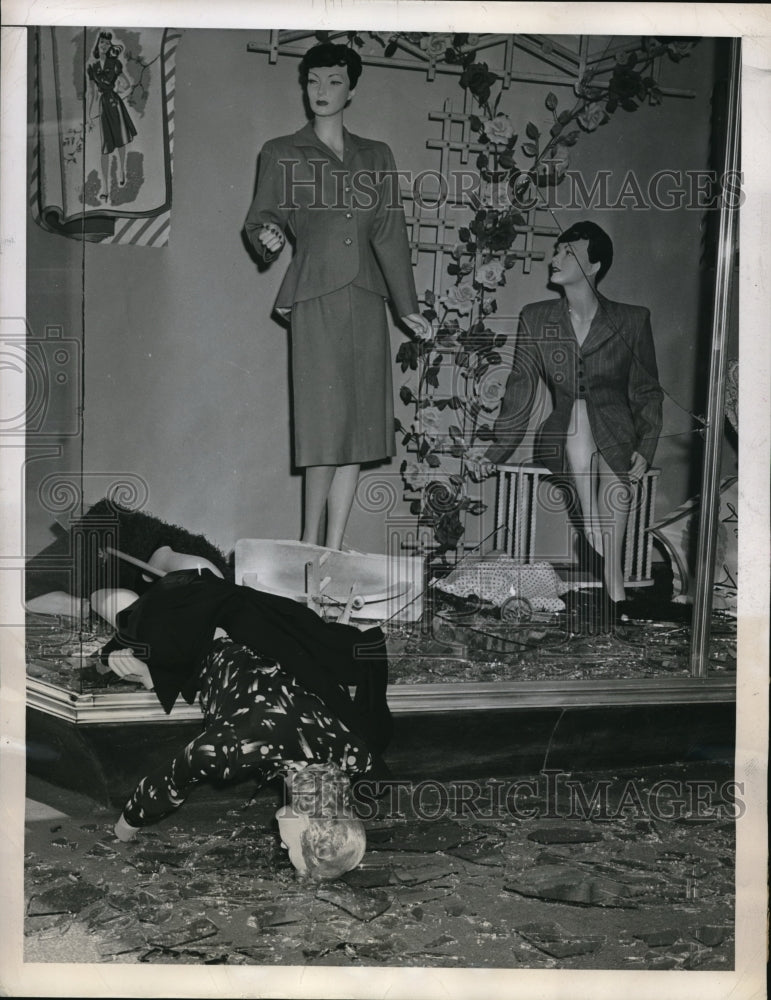 1947 Press Photo Milady lands on her Head