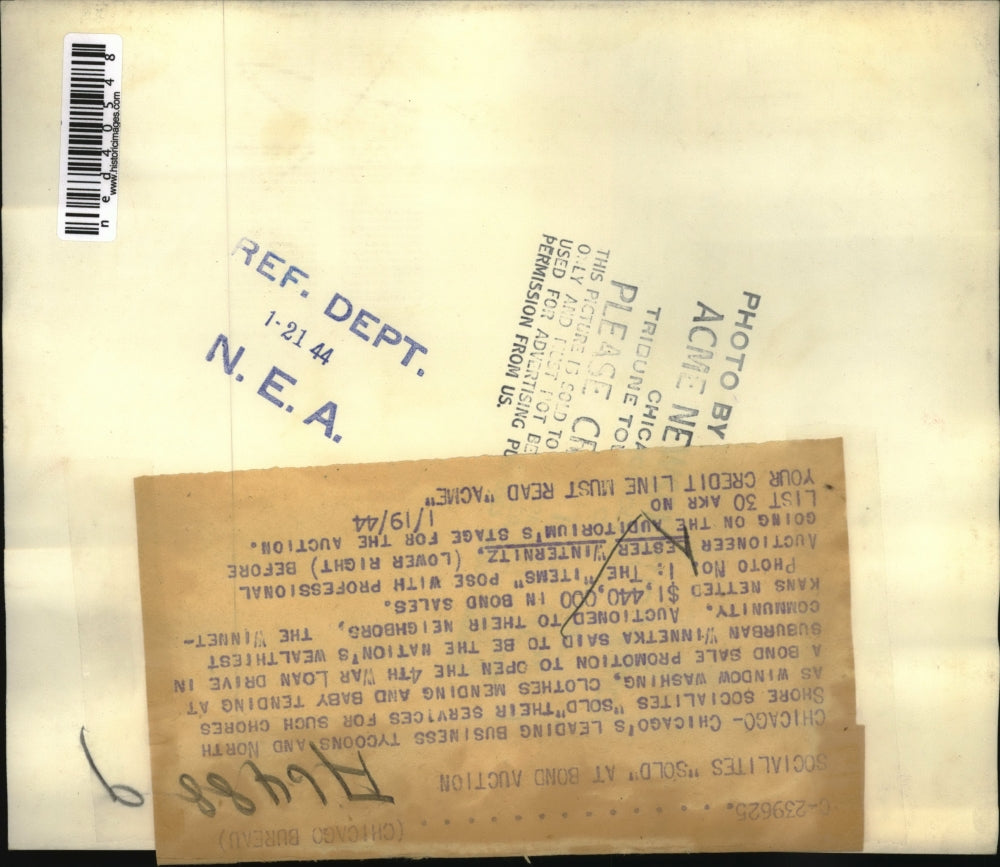 1944 Press Photo Socialites "sold" at Bond Auction