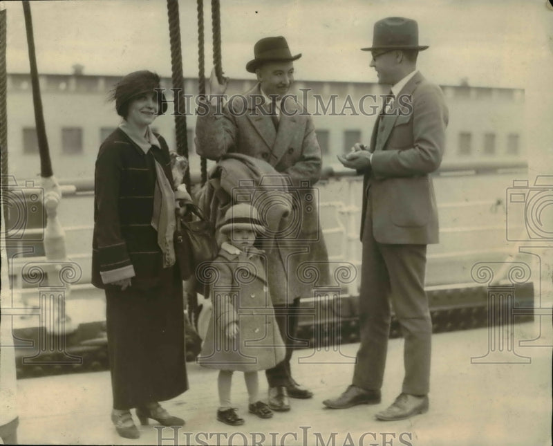 Load image into Gallery viewer, 1924 Press Photo Eminent journalist Philip J Sinnot arrived in San Francisco
