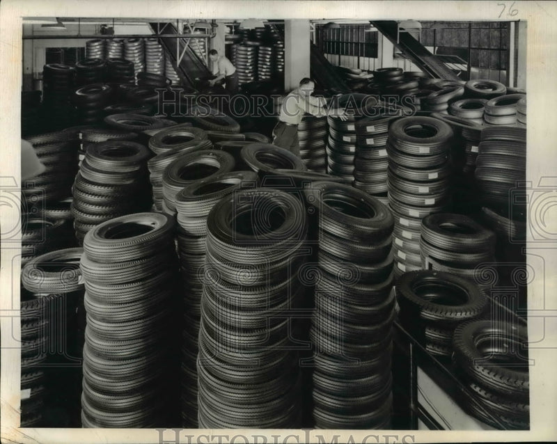 Load image into Gallery viewer, 1945 Press Photo Firestone Plant Begun to Flow Off
