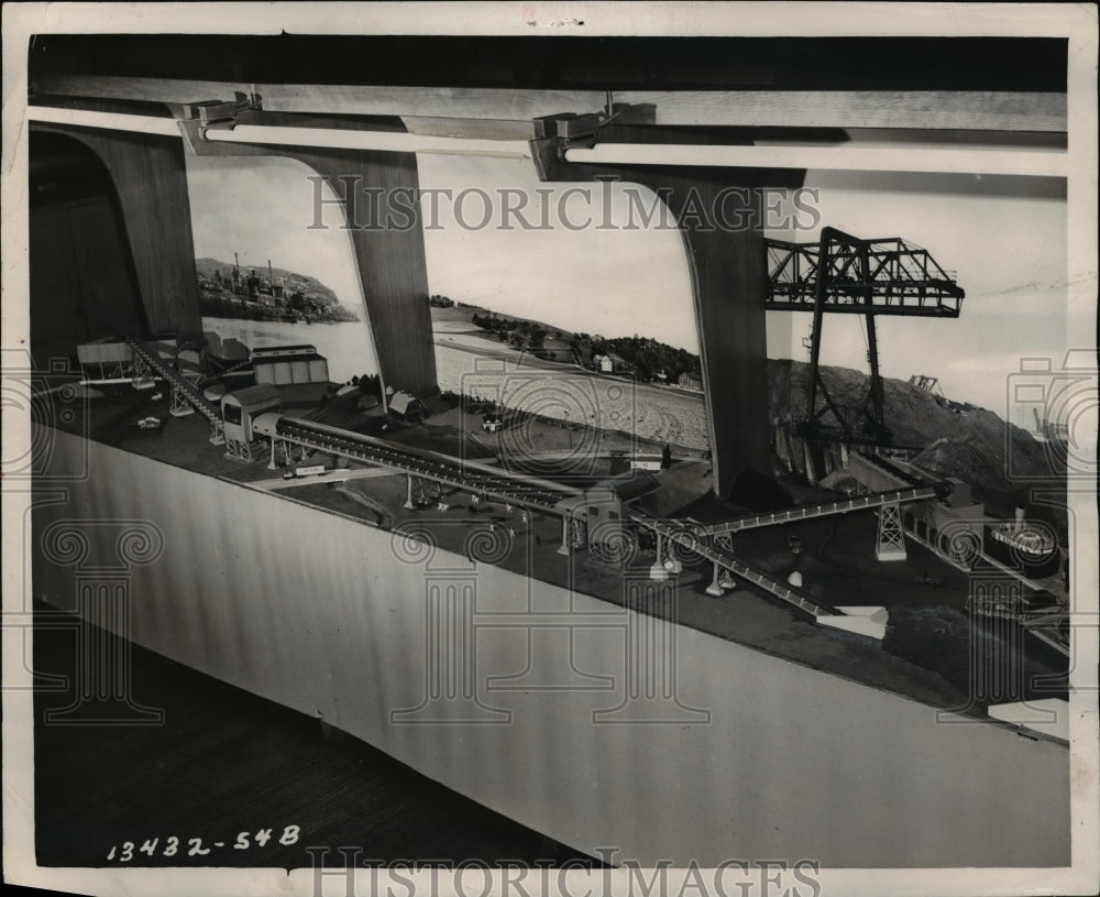 1954 Press Photo Miniature Conveyor System--working model of Riverlake